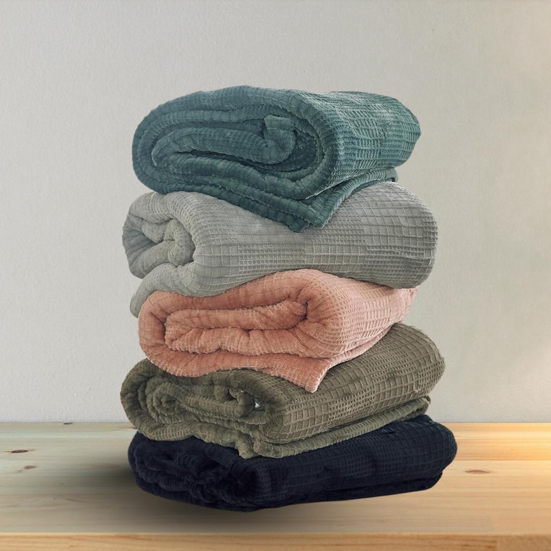 Heated Blanket With Adjustable Levels and Washable Shell