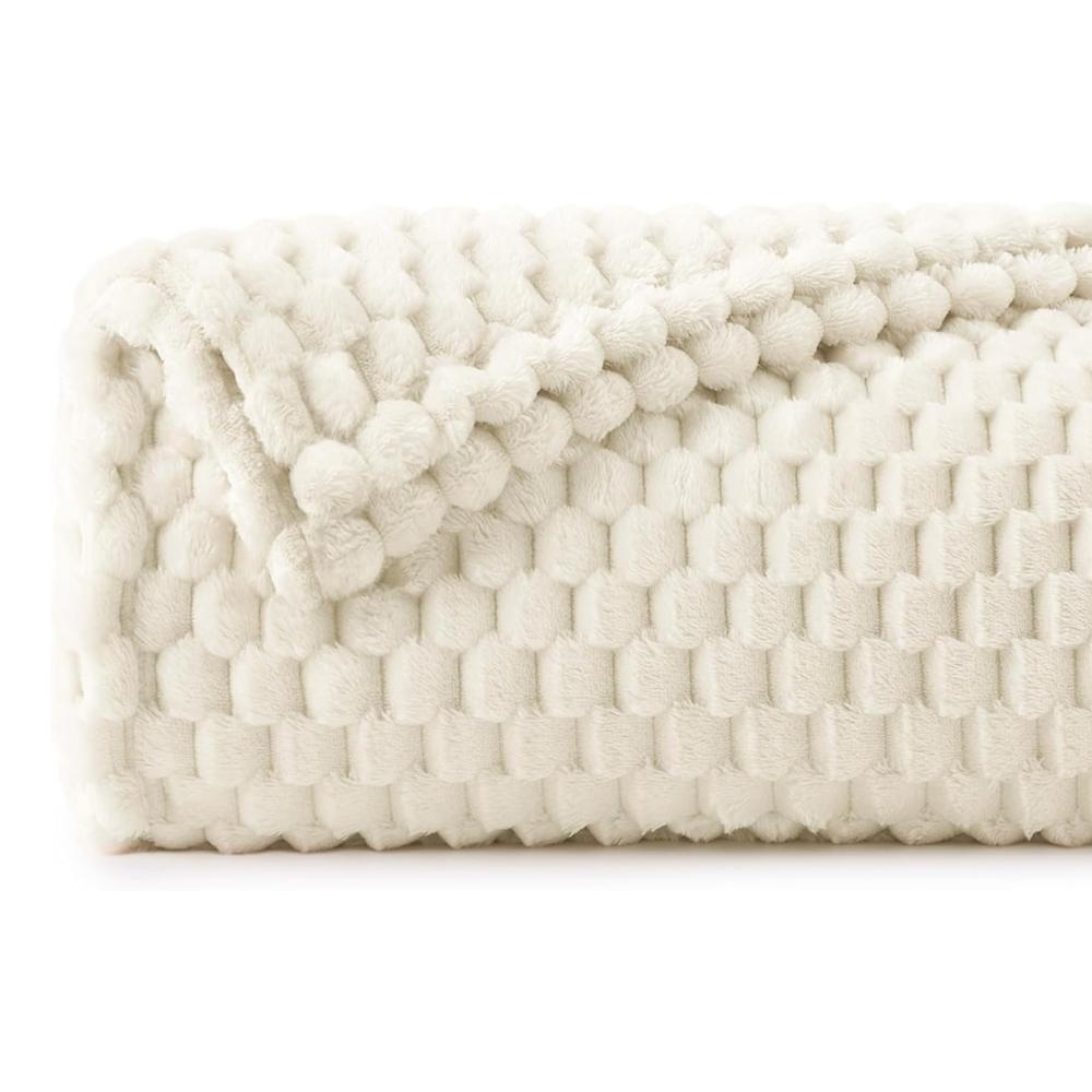 Throw Blanket With Structured Jacquard Pattern